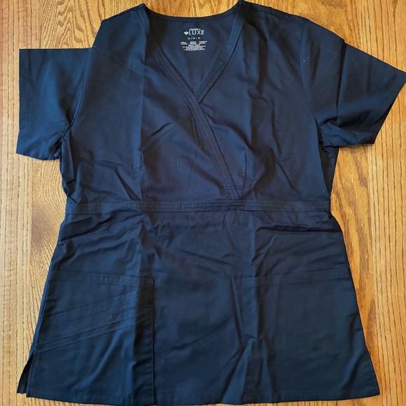 "Cherokee Luxe" scub top, M, black - Picture 8 of 12